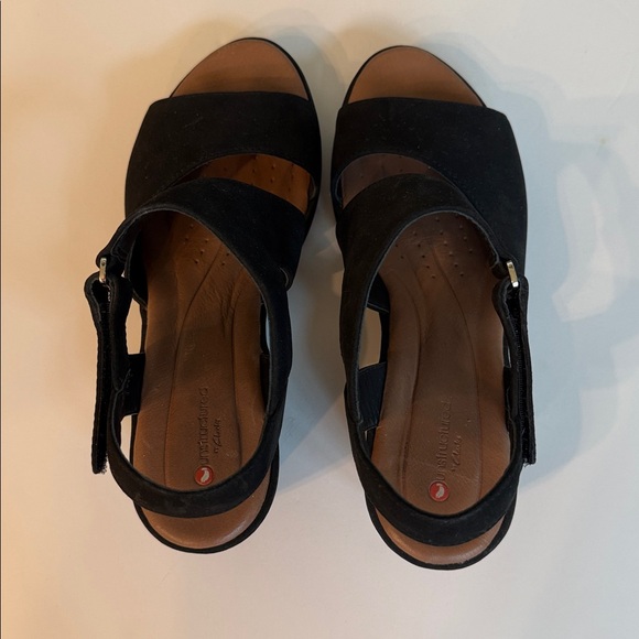 Unstructured by Clark’s. Black wedge sandal. Size 8.5 M - Picture 4 of 9